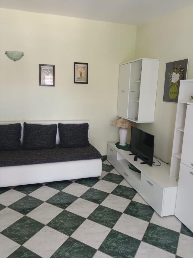 Apartments Martinovic By The Sea Kukljica Exterior foto